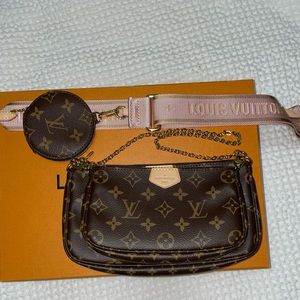 Louis Vuitton multi pochette